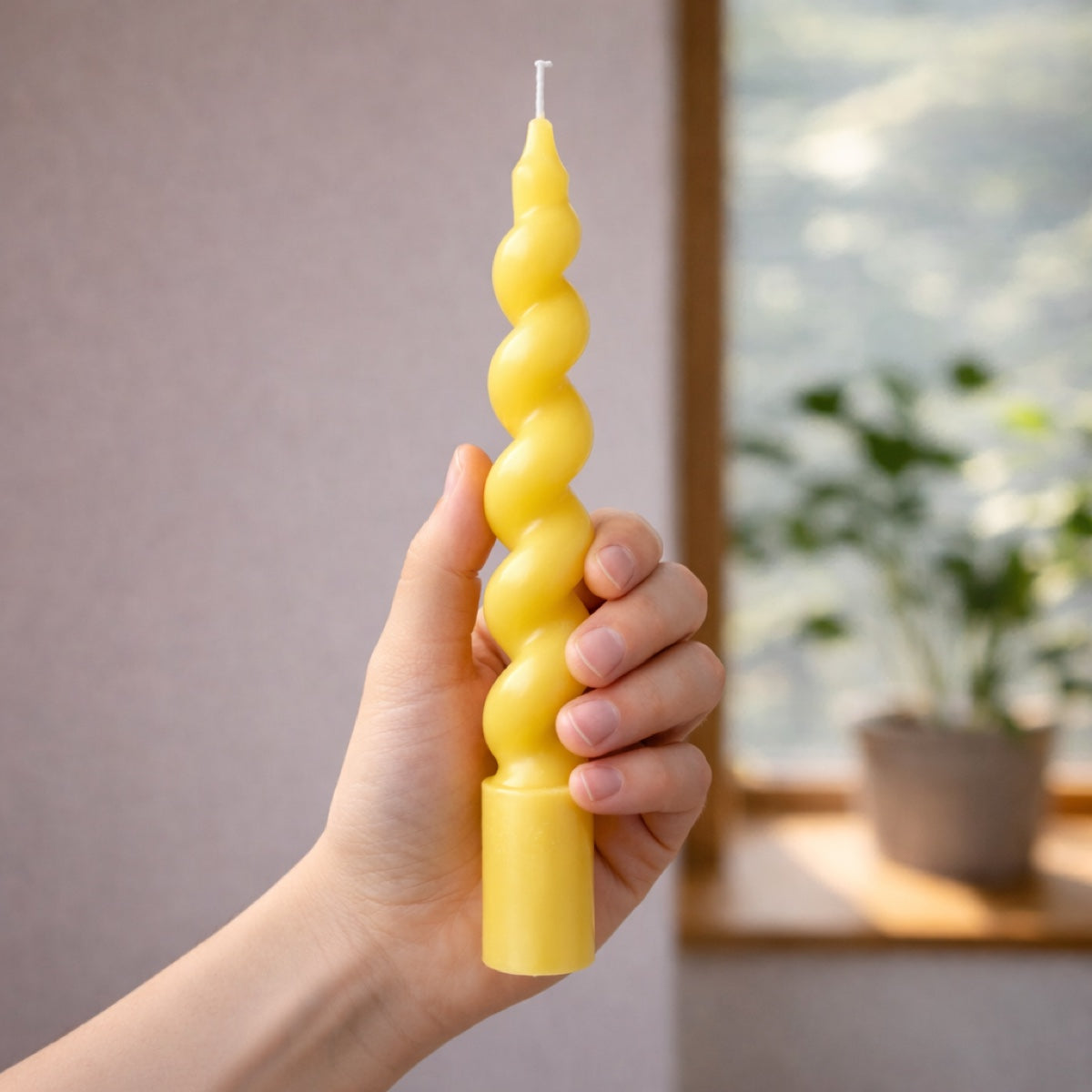 Spiral Tail organic beeswax taper candle, photo 3