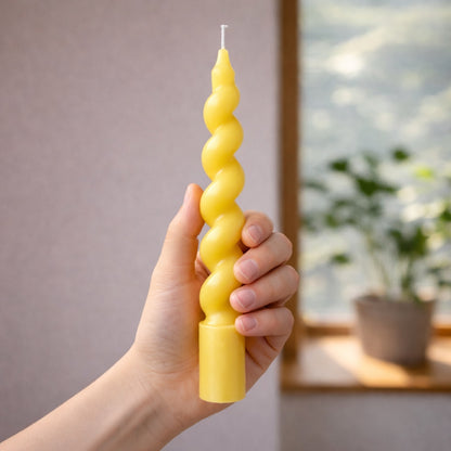 Spiral Tail organic beeswax taper candle, photo 3