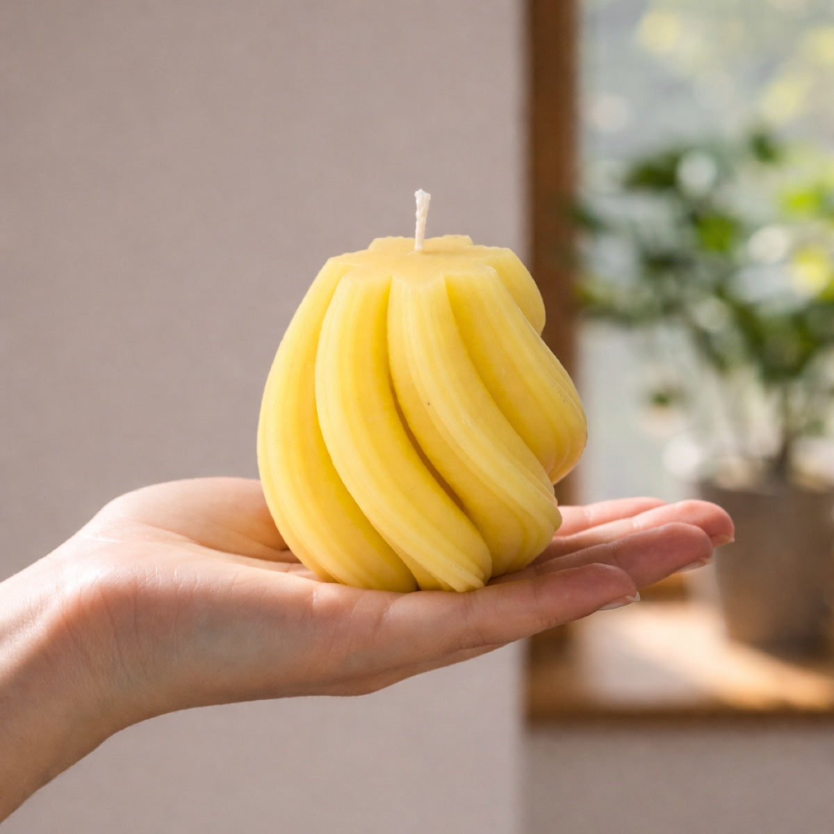 Swirl Orb organic beeswax sculptural candle, photo 3